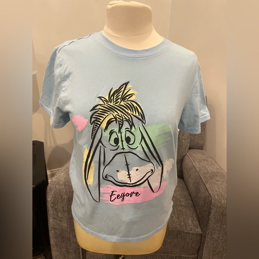 Women's Winnie the Pooh tagged Eeyore shirt Size Large portrait embroidered